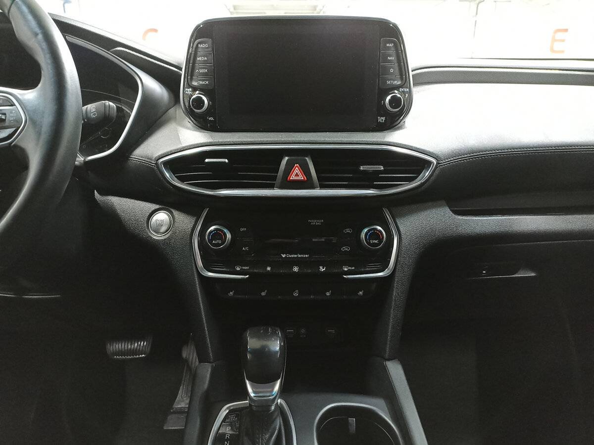 Hyundai Santa Fe с пробегом — 2019 год. Фото: #14