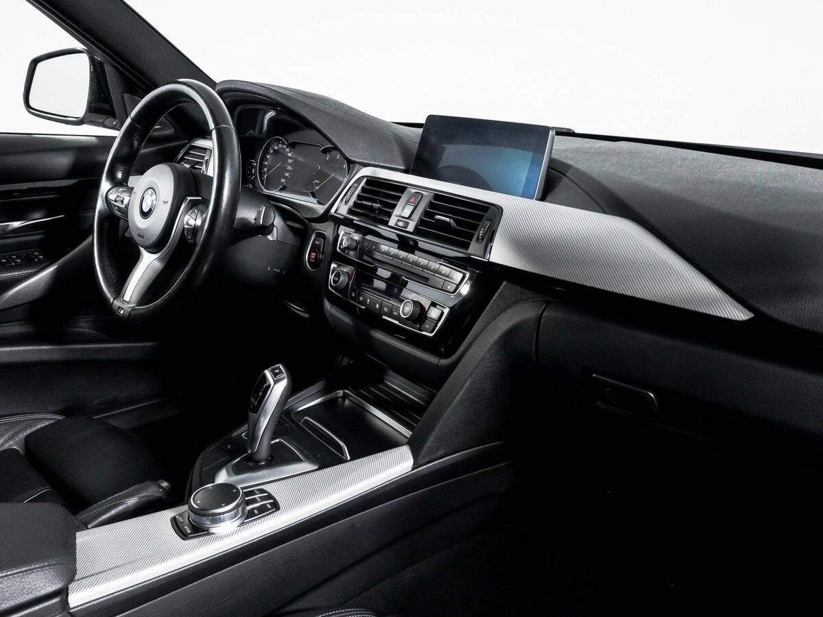 BMW 3 серии с пробегом — 2018 год. Фото: #8