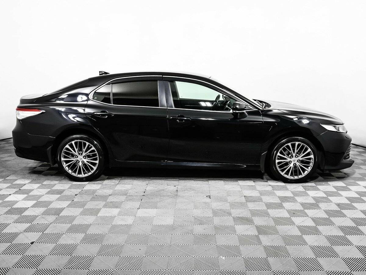 Toyota Camry с пробегом — 2019 год. Фото: #3