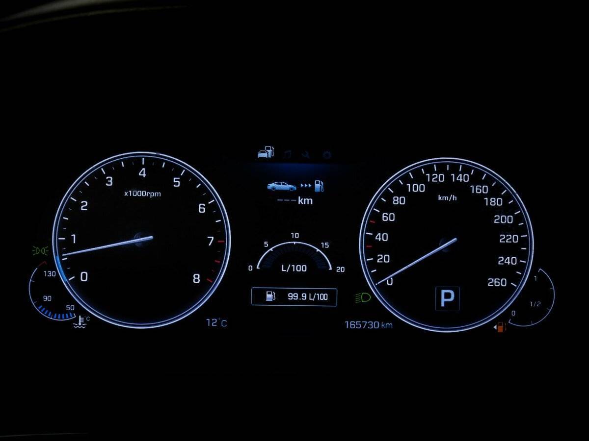 Hyundai Equus с пробегом — 2015 год. Фото: #34