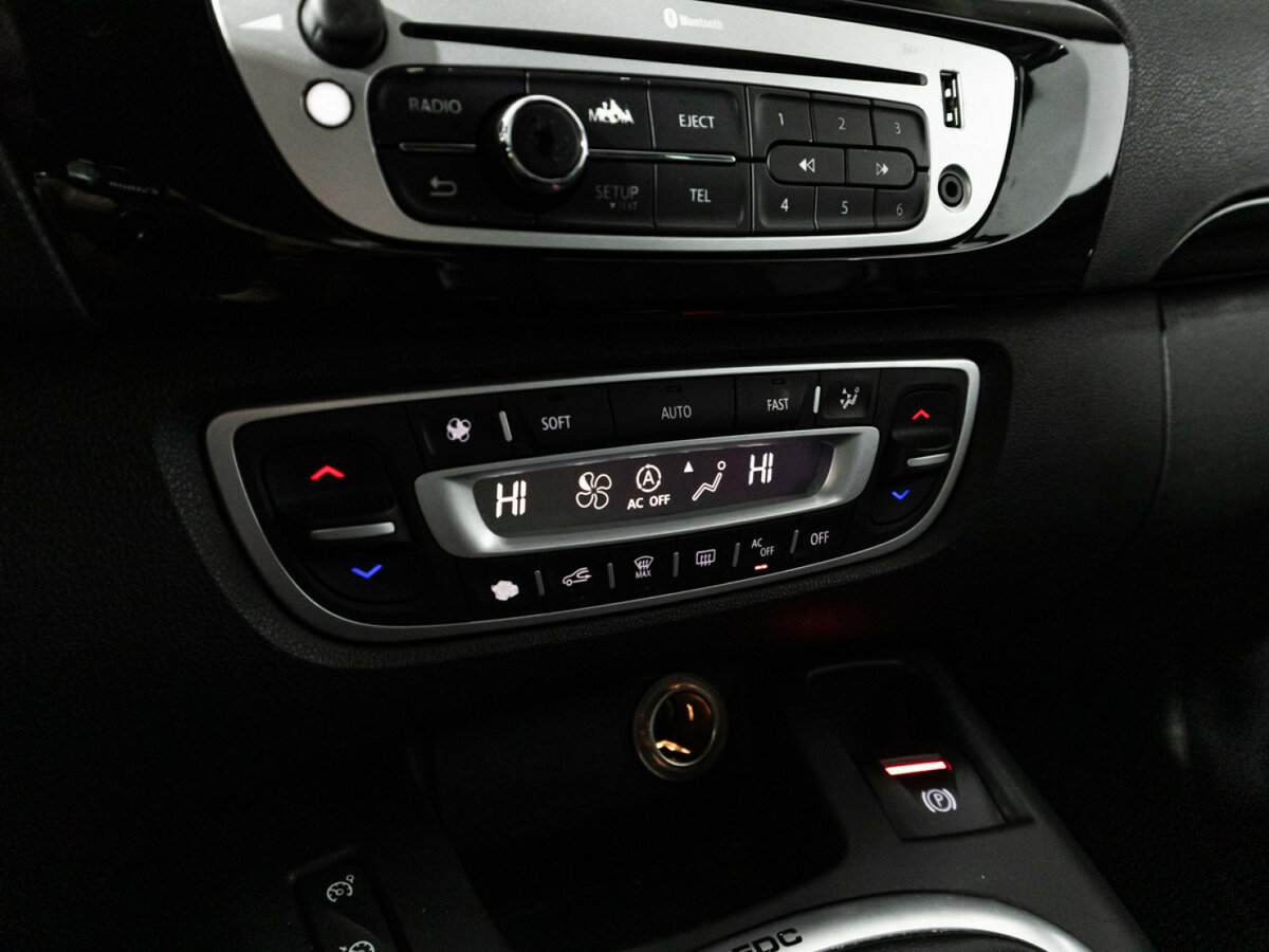 Renault Scenic с пробегом — 2012 год. Фото: #16