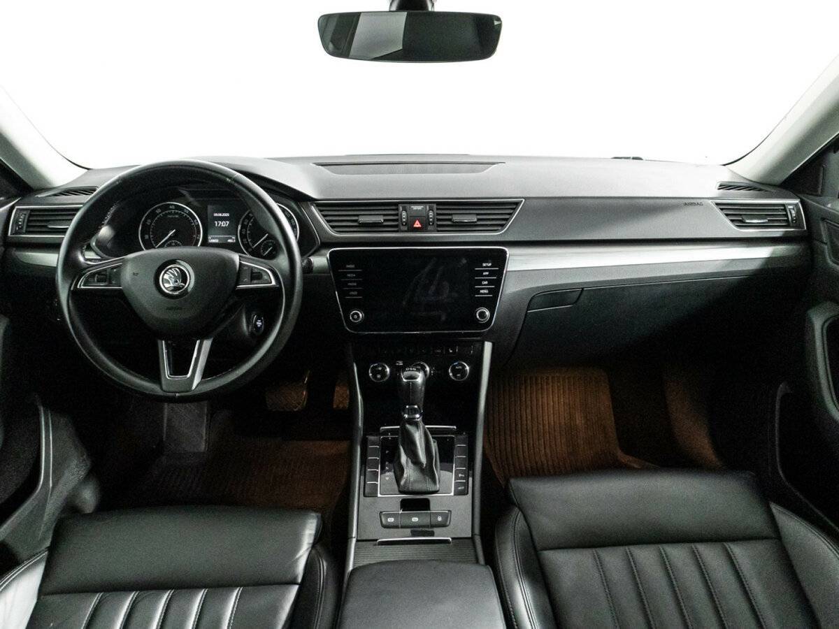 Skoda Superb с пробегом — 2018 год. Фото: #12