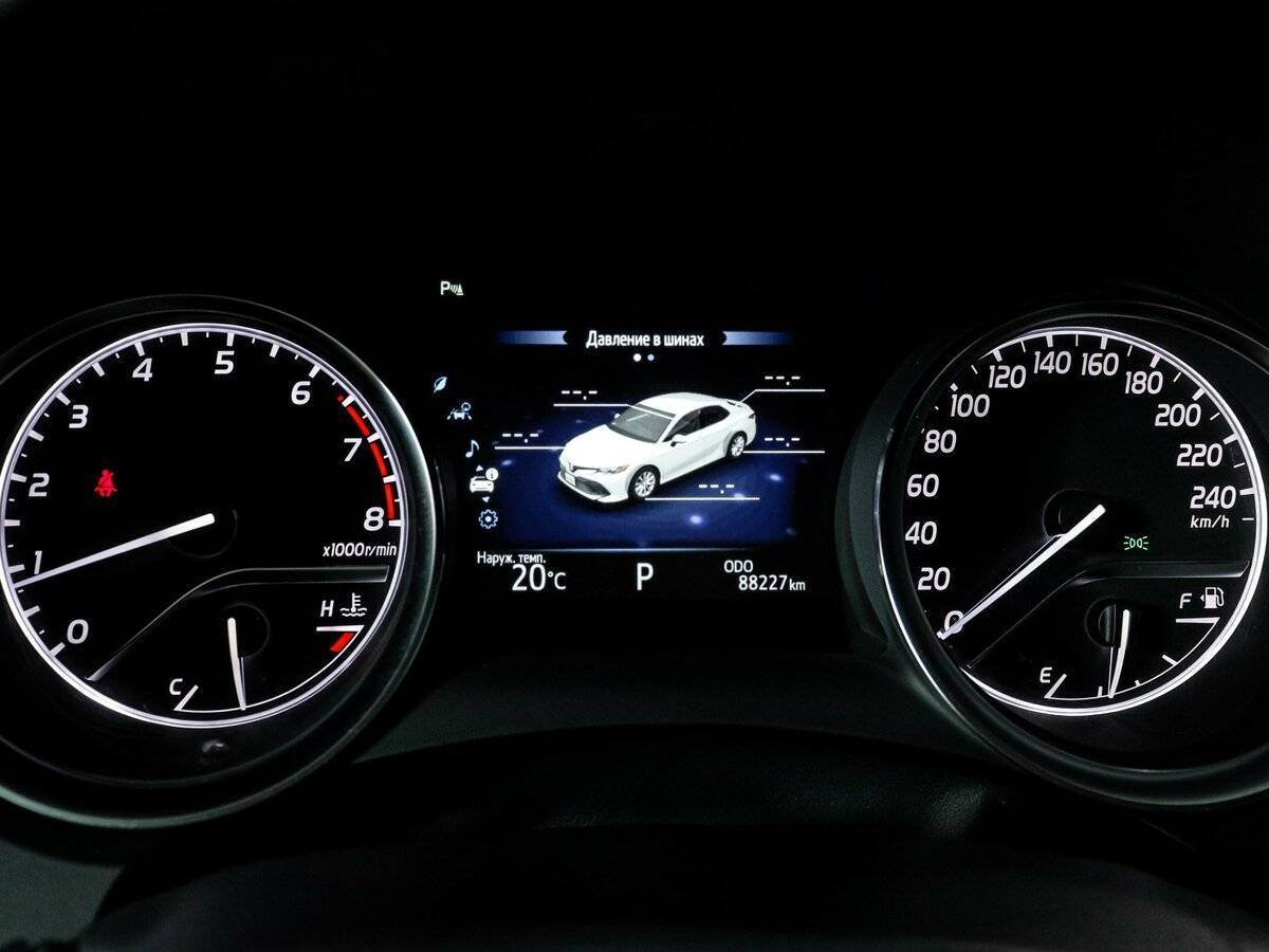 Toyota Camry с пробегом — 2019 год. Фото: #10