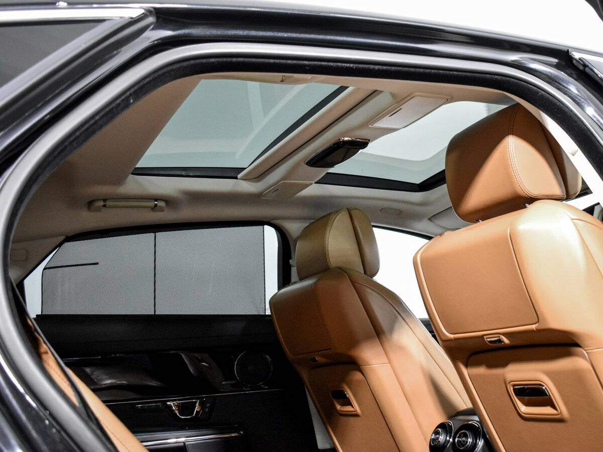 Jaguar XJ с пробегом — 2016 год. Фото: #24