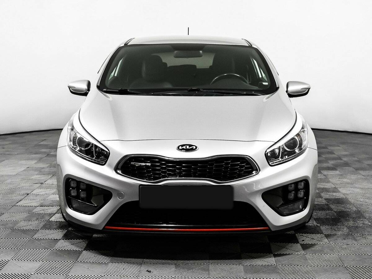 Kia Ceed GT с пробегом — 2015 год. Фото: #1