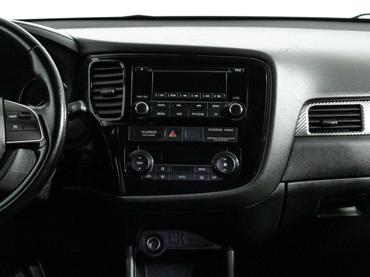 Mitsubishi Outlander с пробегом — 2016 год. Фото: #13