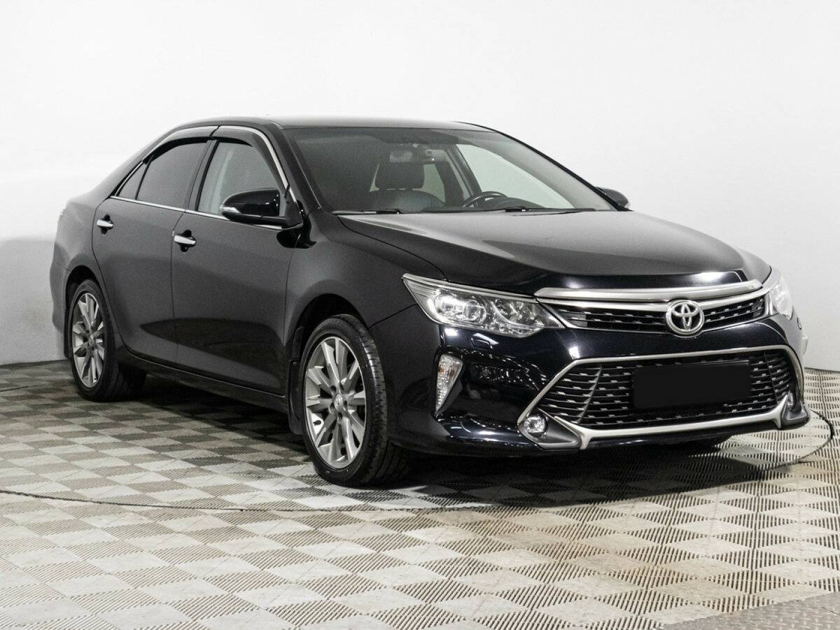 Toyota Camry с пробегом — 2017 год. Фото: #2