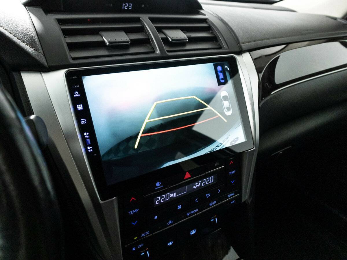 Toyota Camry с пробегом — 2017 год. Фото: #17