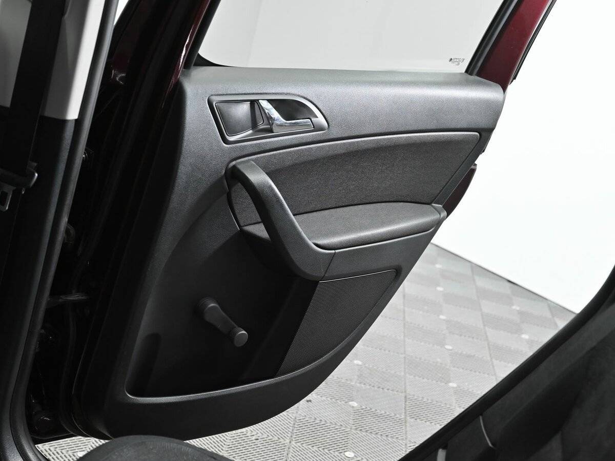 Skoda Yeti с пробегом — 2014 год. Фото: #14