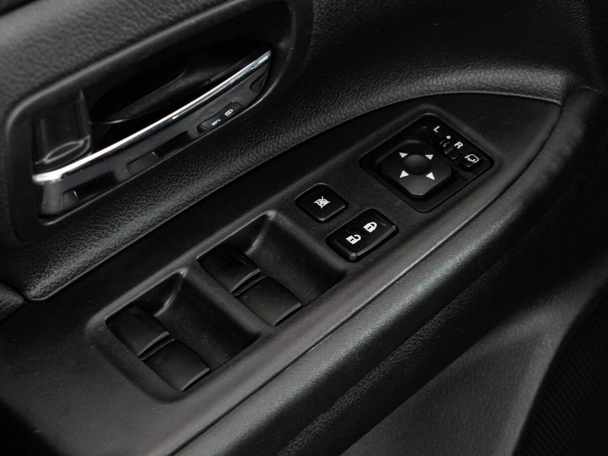 Mitsubishi Outlander с пробегом — 2014 год. Фото: #13