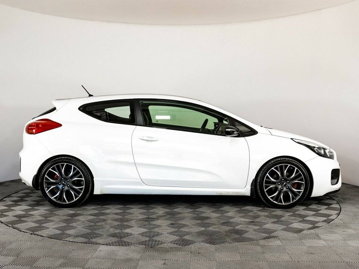 Kia Ceed GT с пробегом — 2014 год. Фото: #4