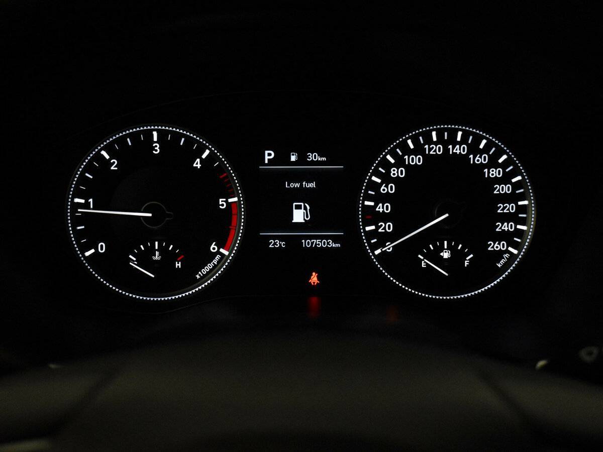 Hyundai Santa Fe с пробегом — 2018 год. Фото: #19