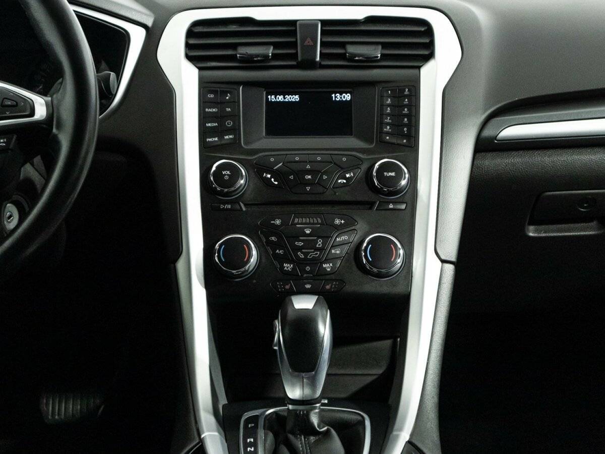 Ford Mondeo с пробегом — 2015 год. Фото: #13