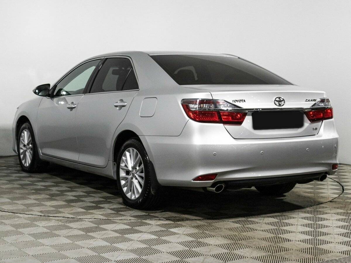 Toyota Camry с пробегом — 2015 год. Фото: #6