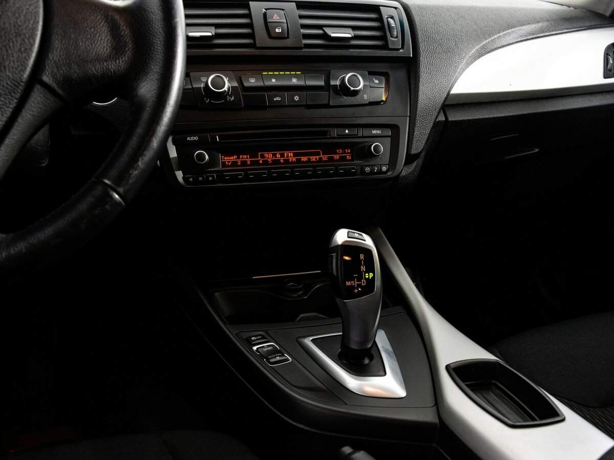 BMW 1 серии с пробегом — 2012 год. Фото: #9