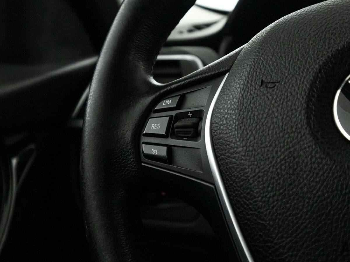 BMW 3 серии с пробегом — 2018 год. Фото: #19