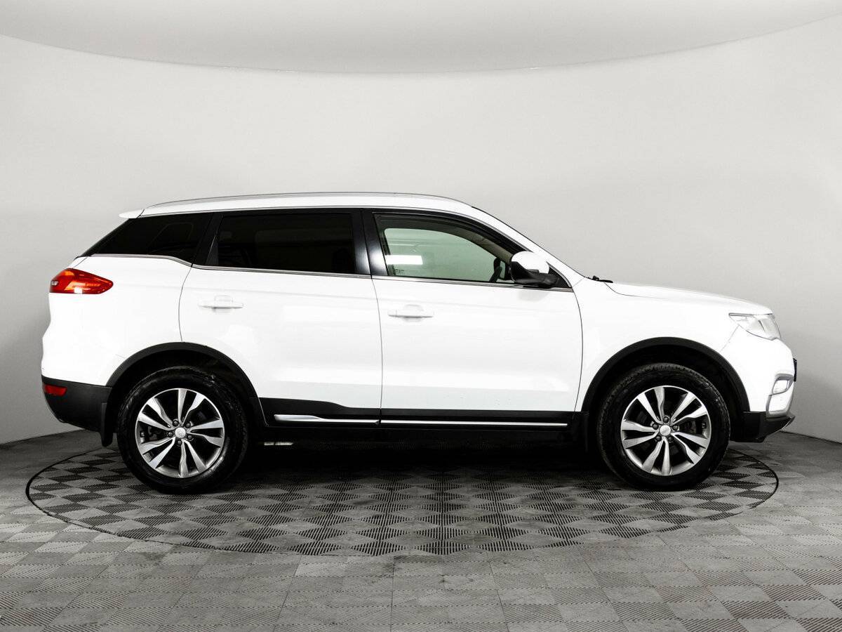 Geely Atlas с пробегом — 2018 год. Фото: #3