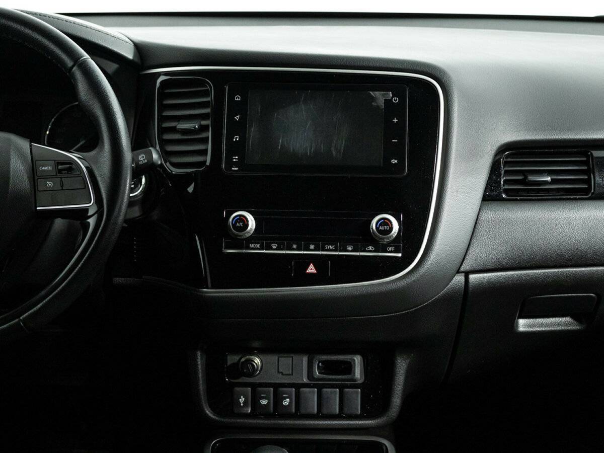 Mitsubishi Outlander с пробегом — 2021 год. Фото: #13