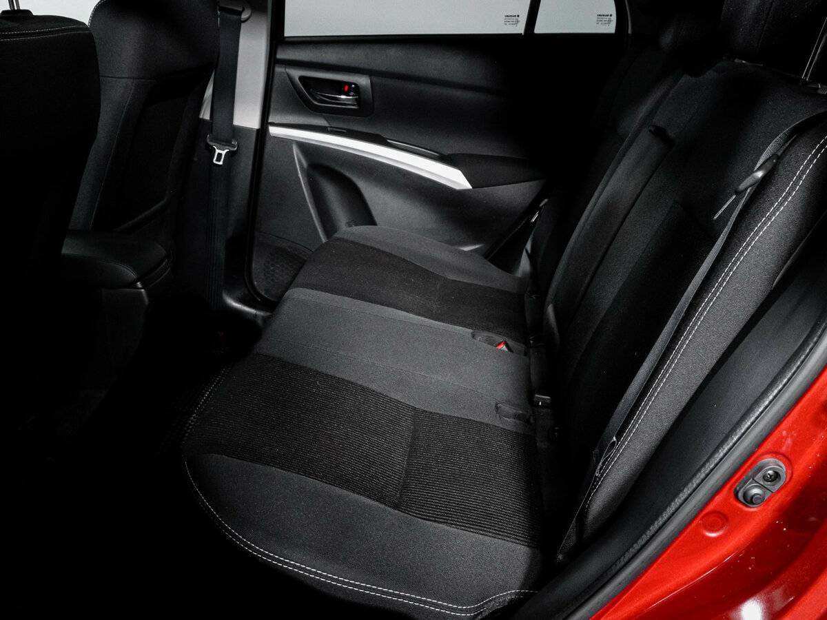 Suzuki SX4 с пробегом — 2016 год. Фото: #9