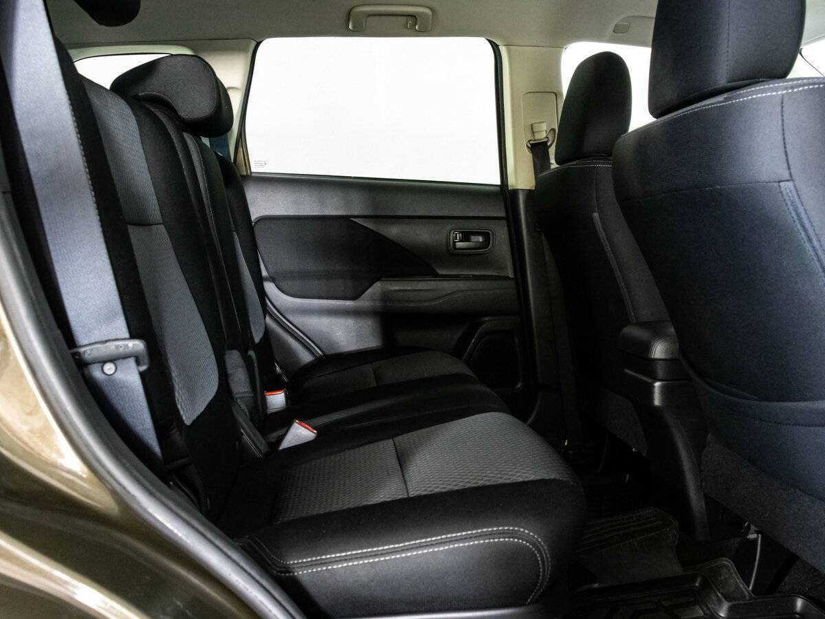 Mitsubishi Outlander с пробегом — 2018 год. Фото: #14