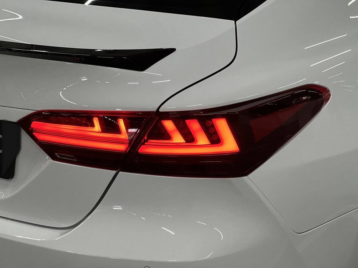 Toyota Camry с пробегом — 2018 год. Фото: #8