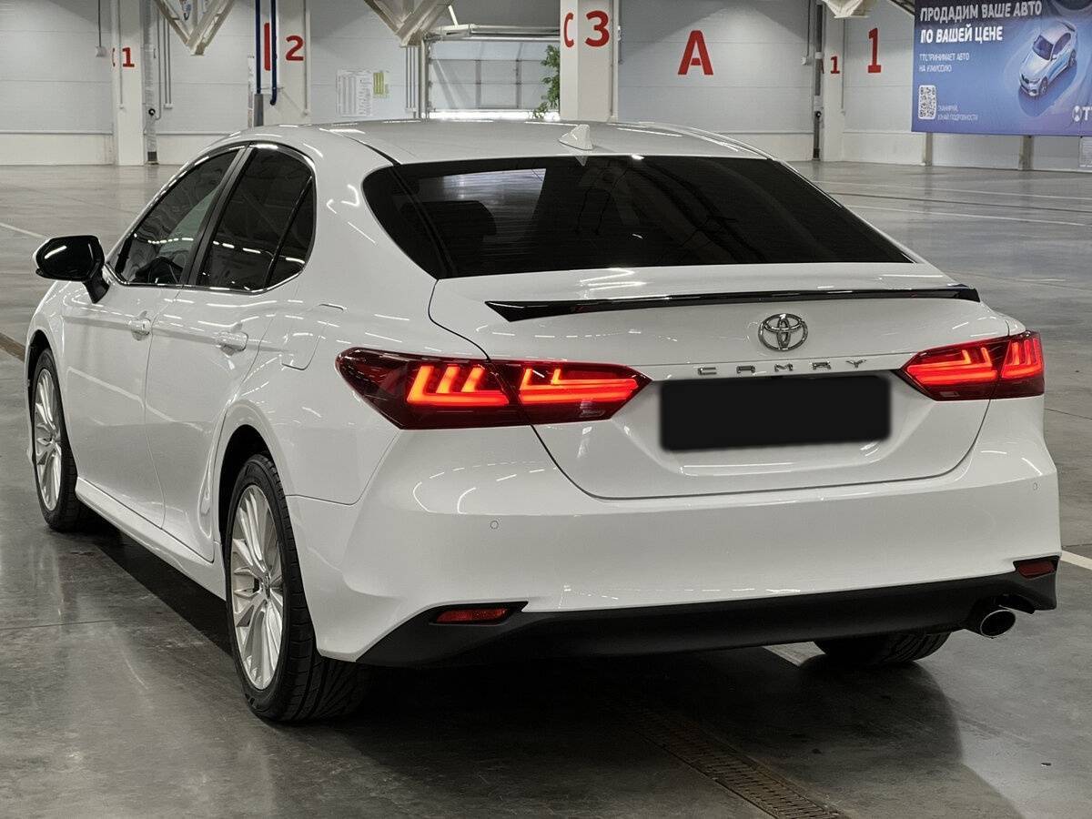 Toyota Camry с пробегом — 2018 год. Фото: #19