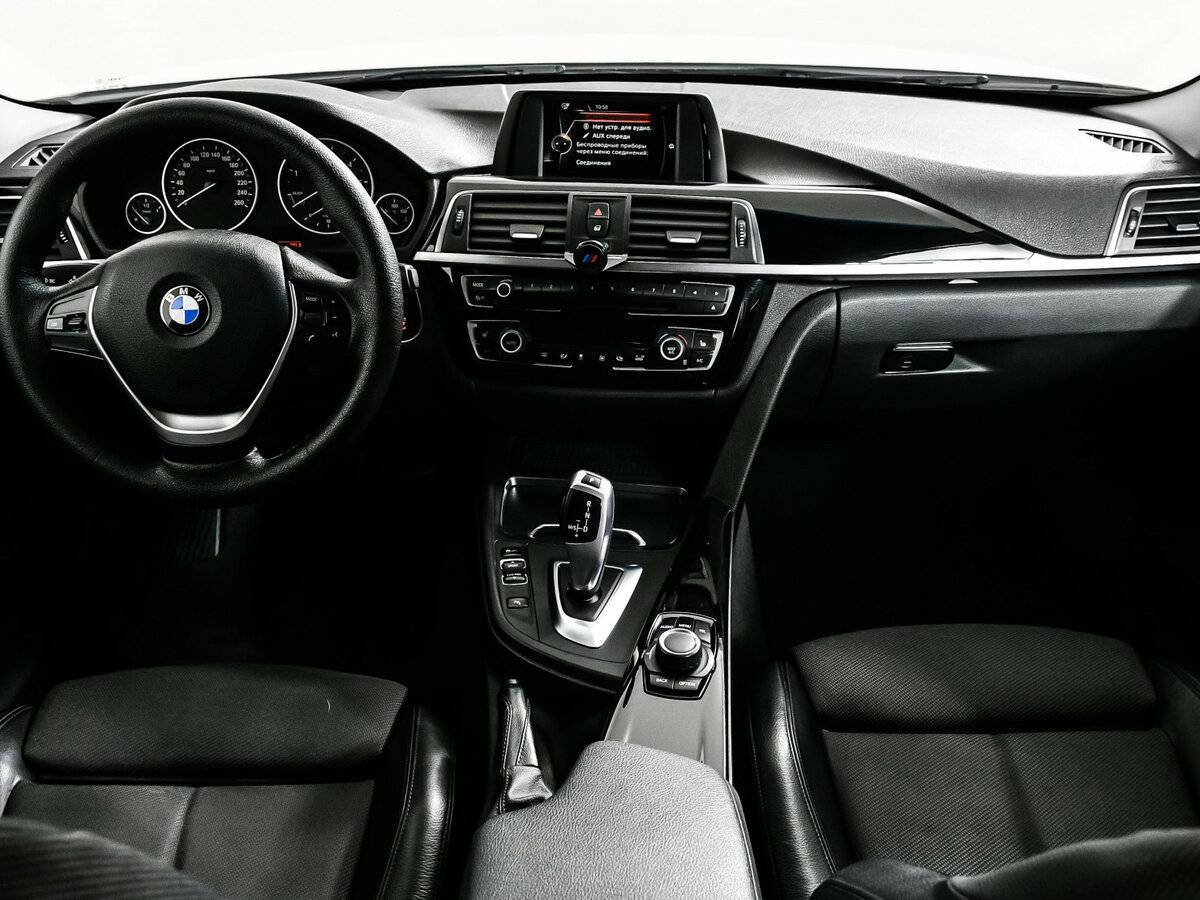 BMW 3 серии с пробегом — 2017 год. Фото: #10