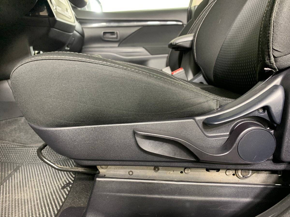 Mitsubishi Outlander с пробегом — 2019 год. Фото: #15