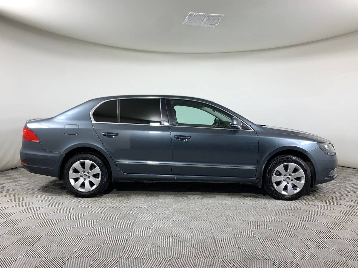 Skoda Superb с пробегом — 2014 год. Фото: #3