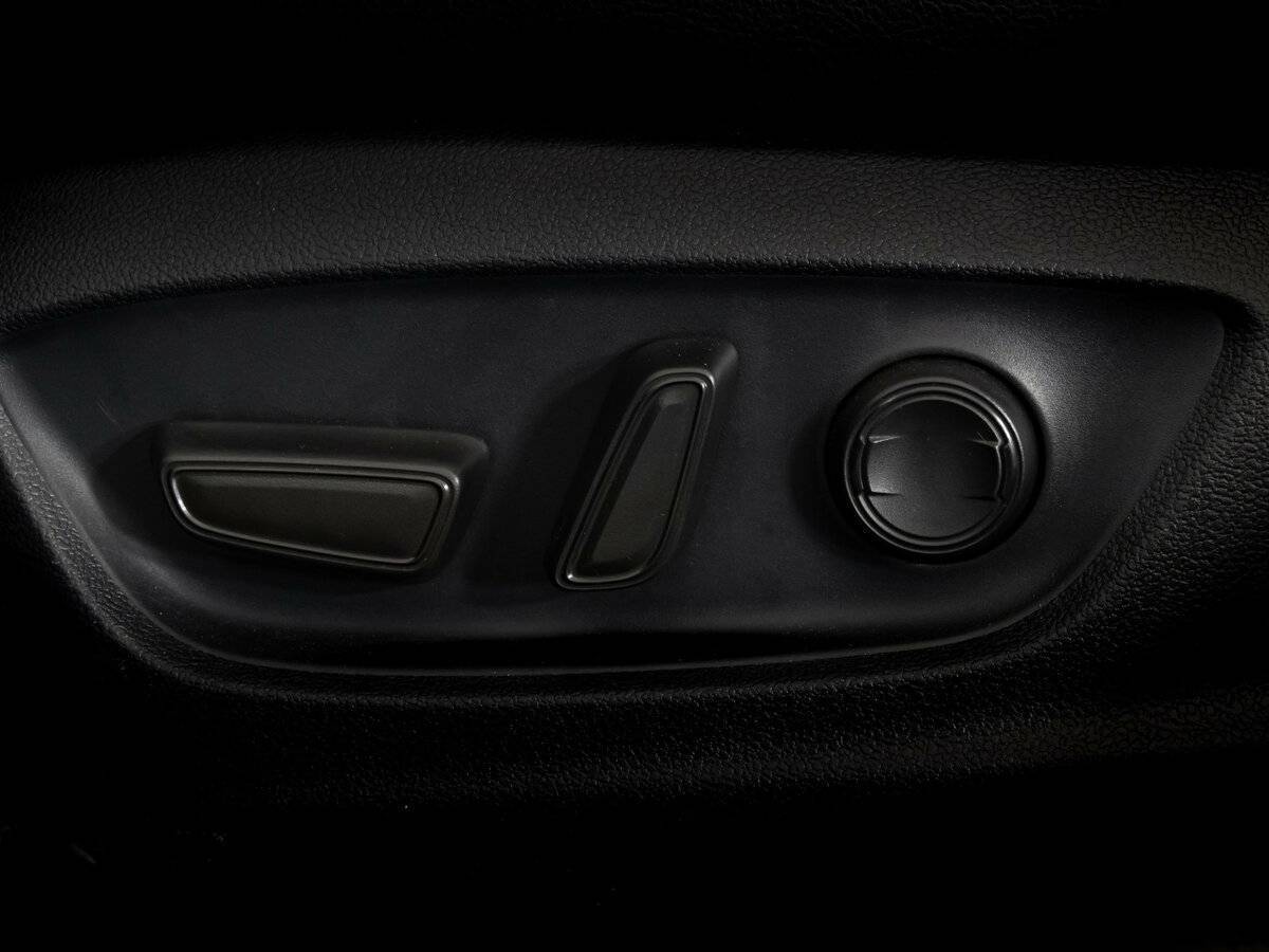 Toyota Camry с пробегом — 2019 год. Фото: #17