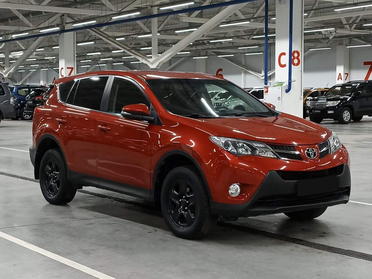 Toyota RAV4 с пробегом — 2014 год. Фото: #2