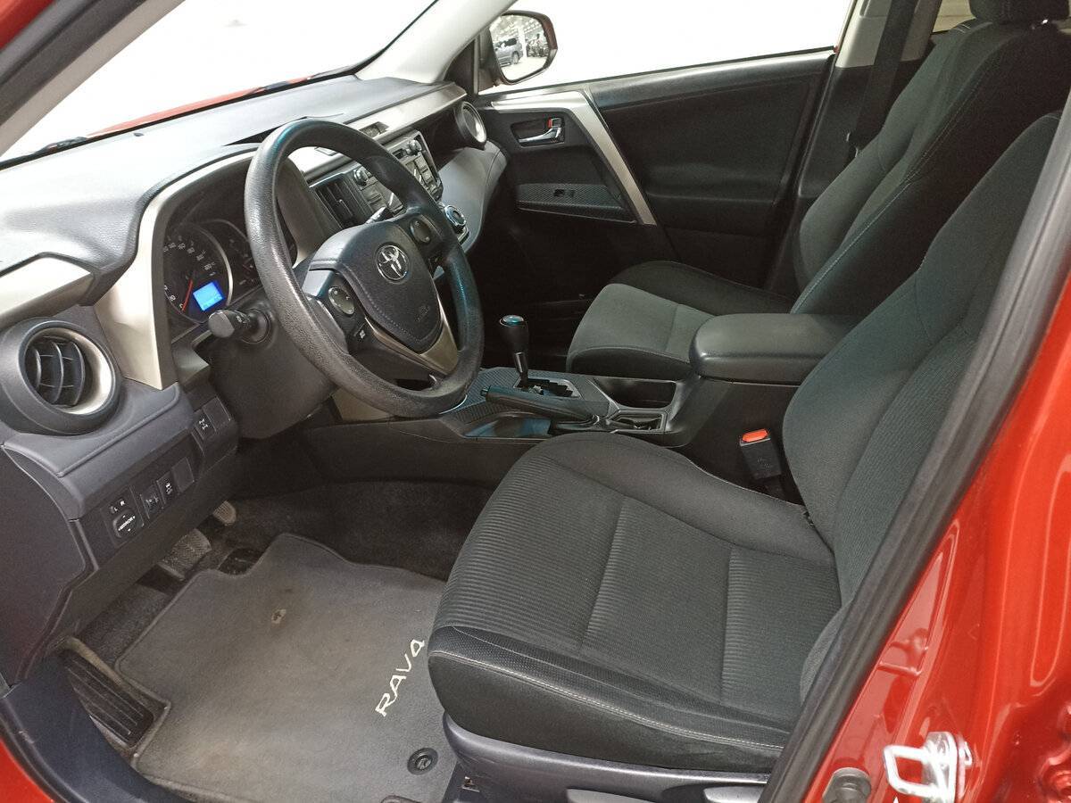 Toyota RAV4 с пробегом — 2014 год. Фото: #15