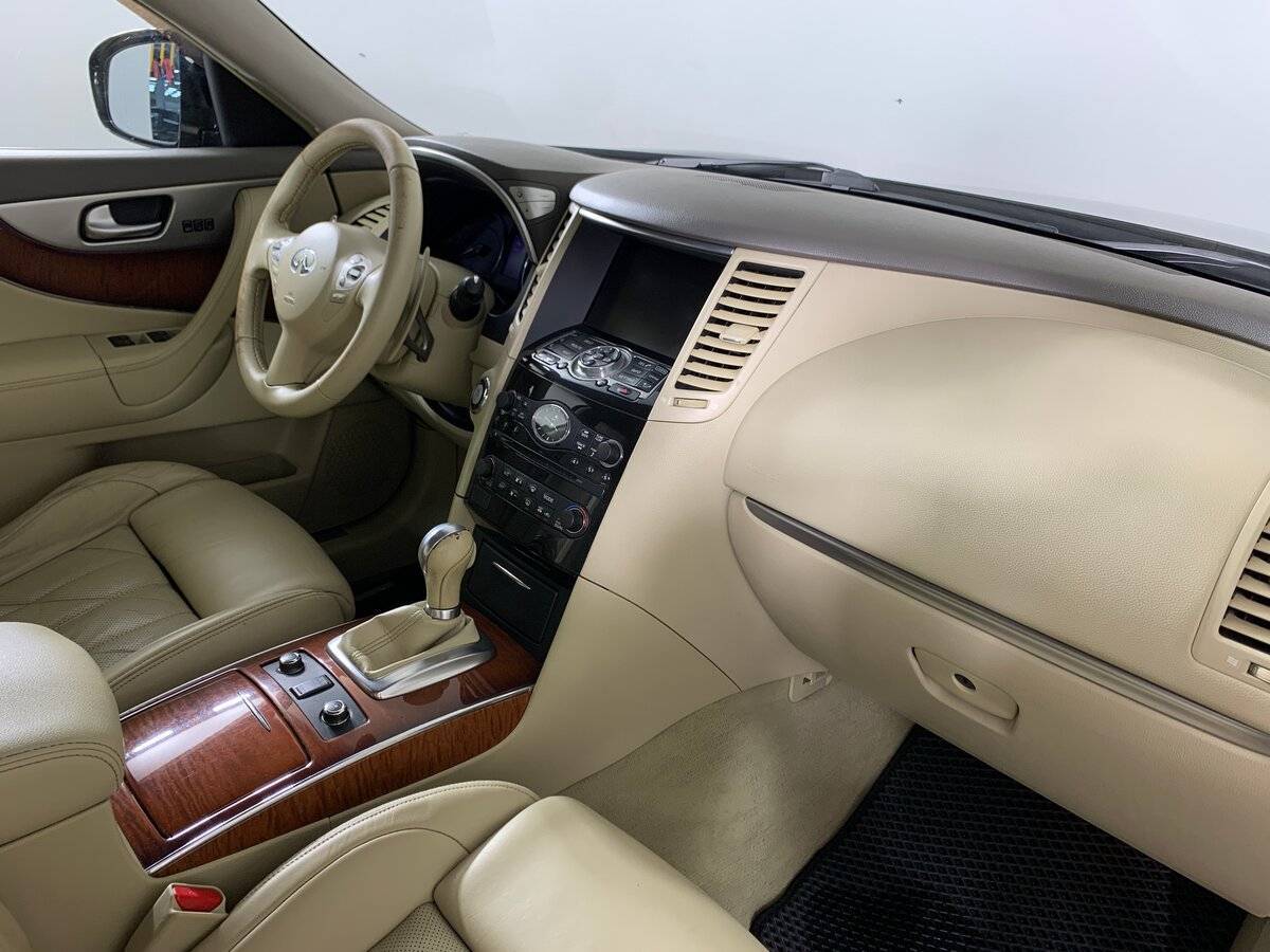 Infiniti FX с пробегом — 2012 год. Фото: #12