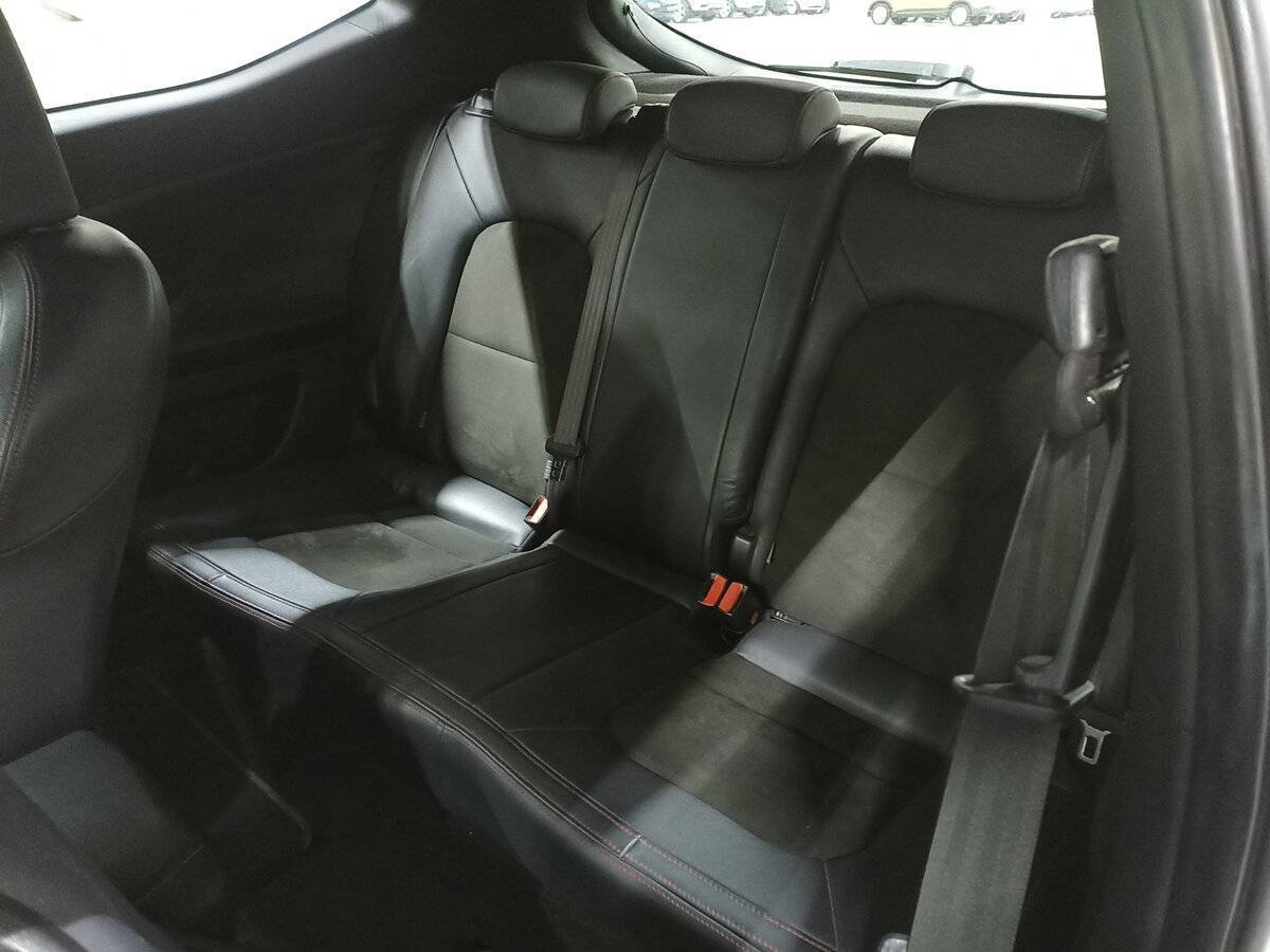 Kia Ceed GT с пробегом — 2014 год. Фото: #11