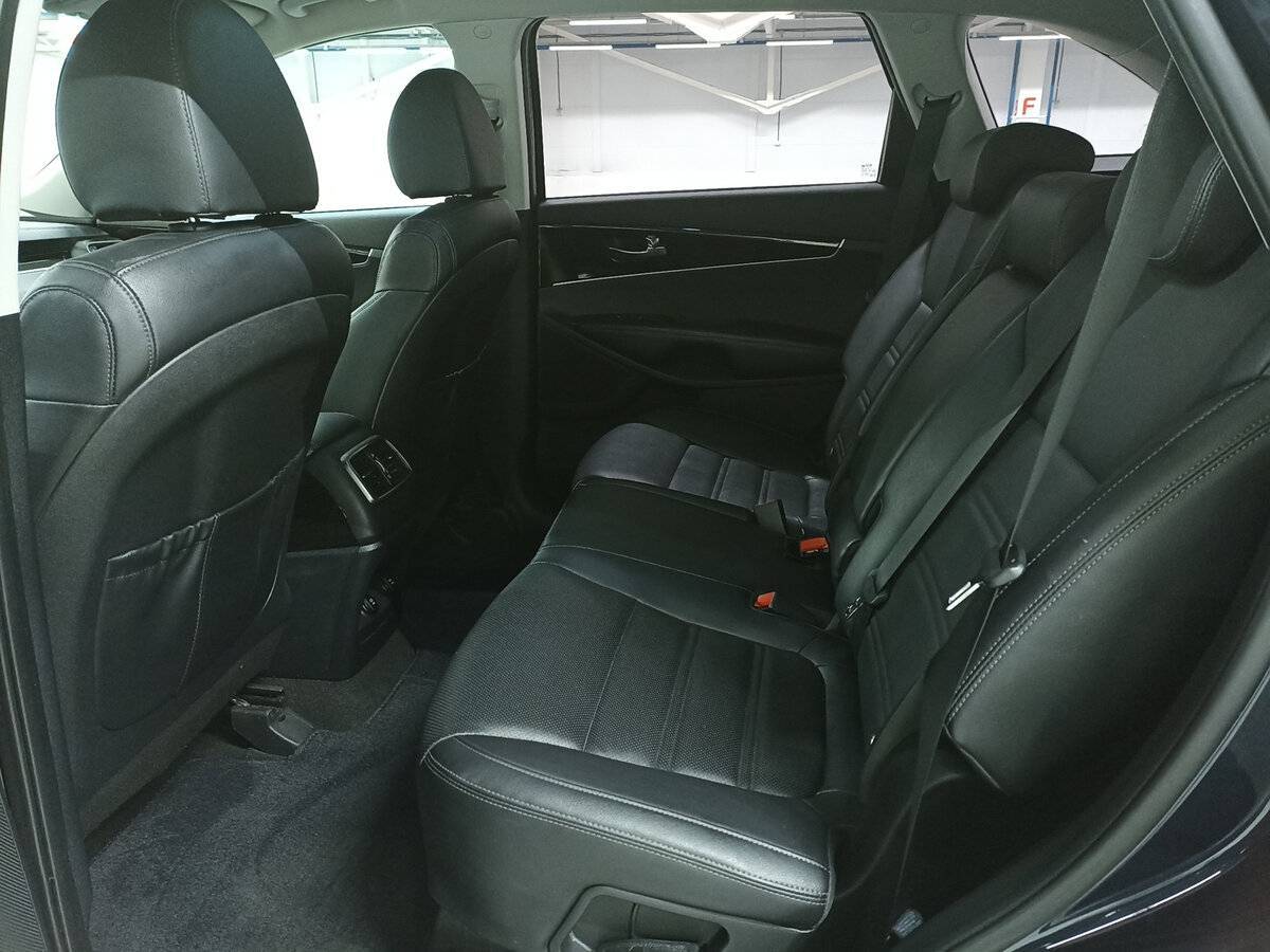 Kia Sorento с пробегом — 2019 год. Фото: #11