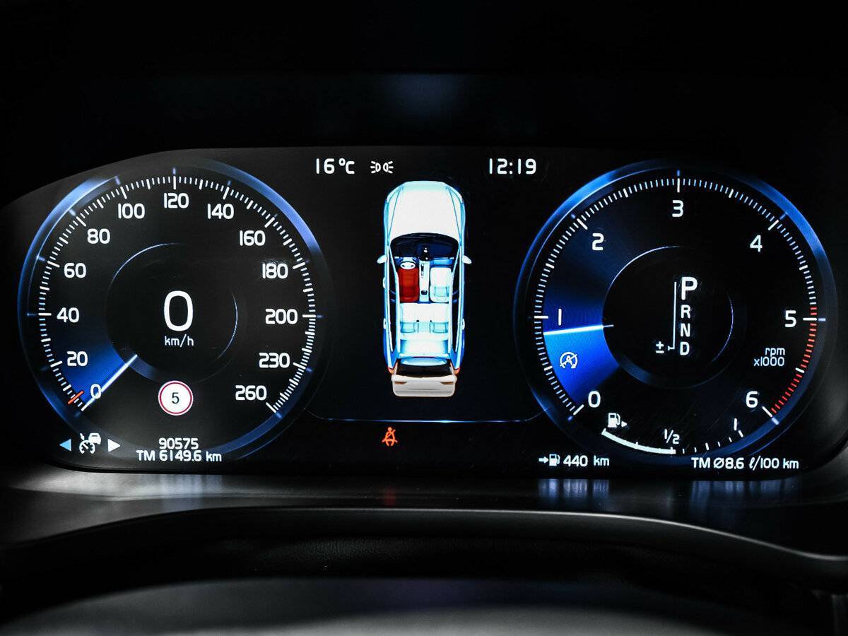 Volvo XC60 с пробегом — 2018 год. Фото: #9