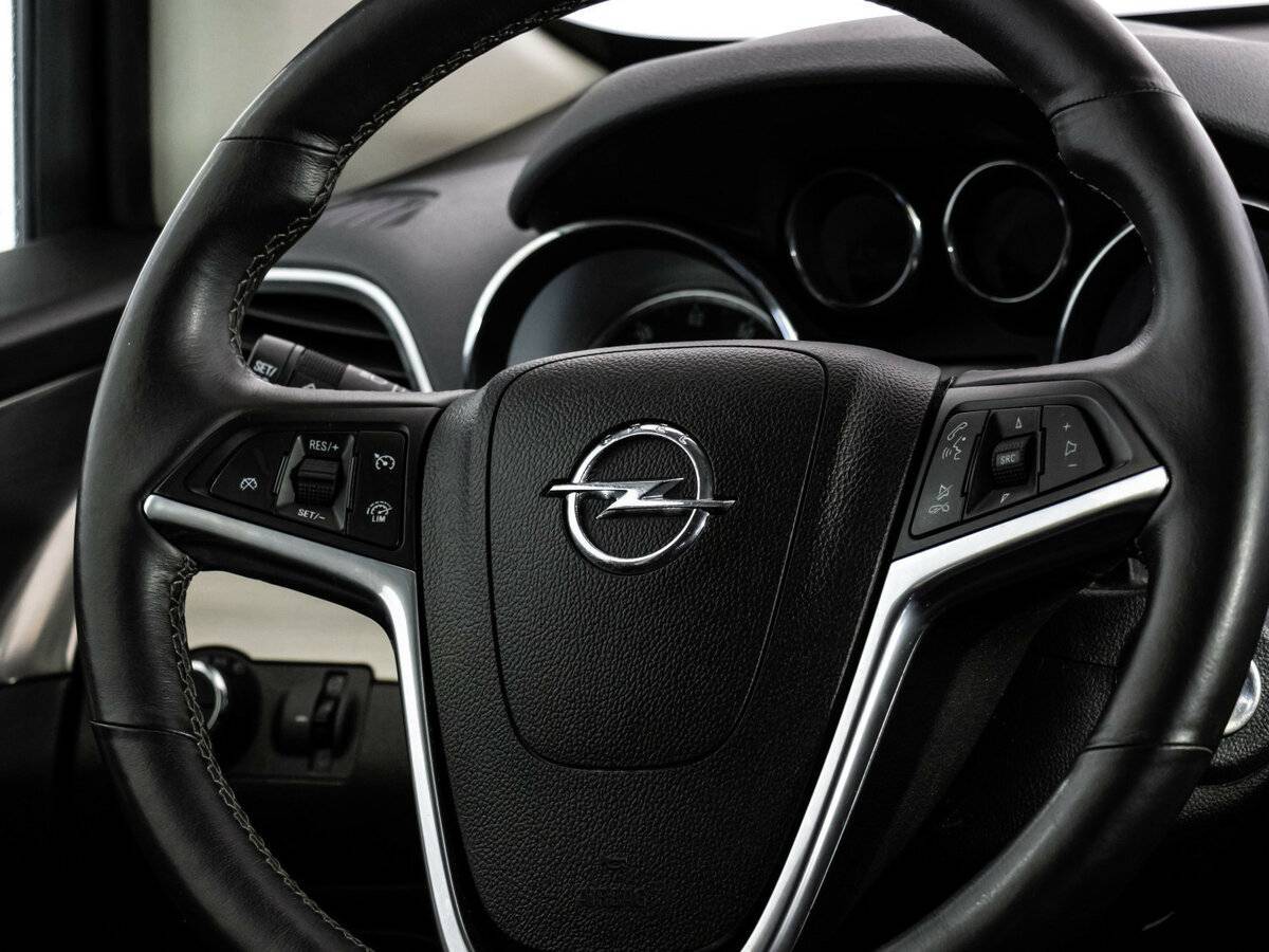 Opel Mokka с пробегом — 2015 год. Фото: #12