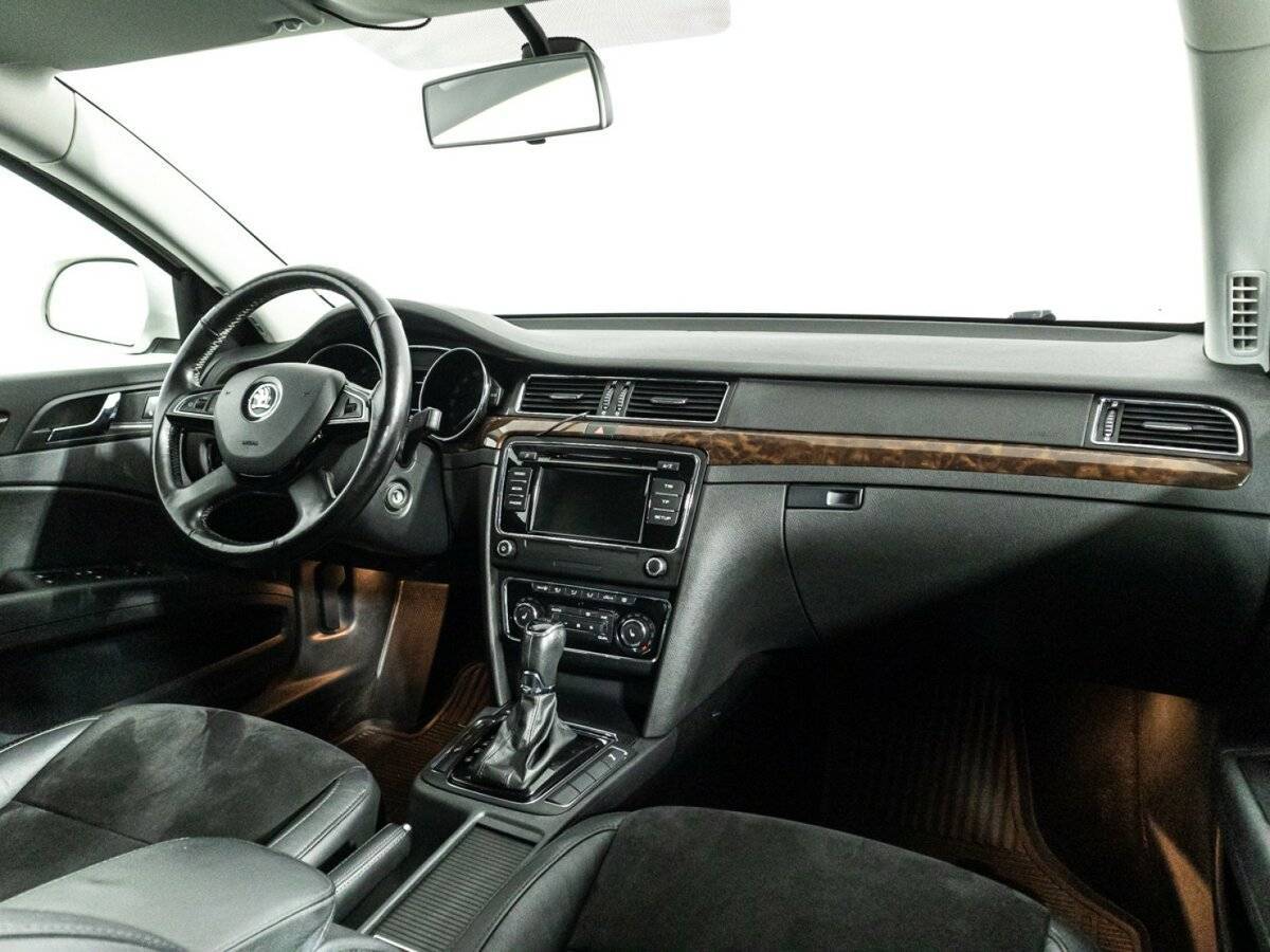 Skoda Superb с пробегом — 2013 год. Фото: #8