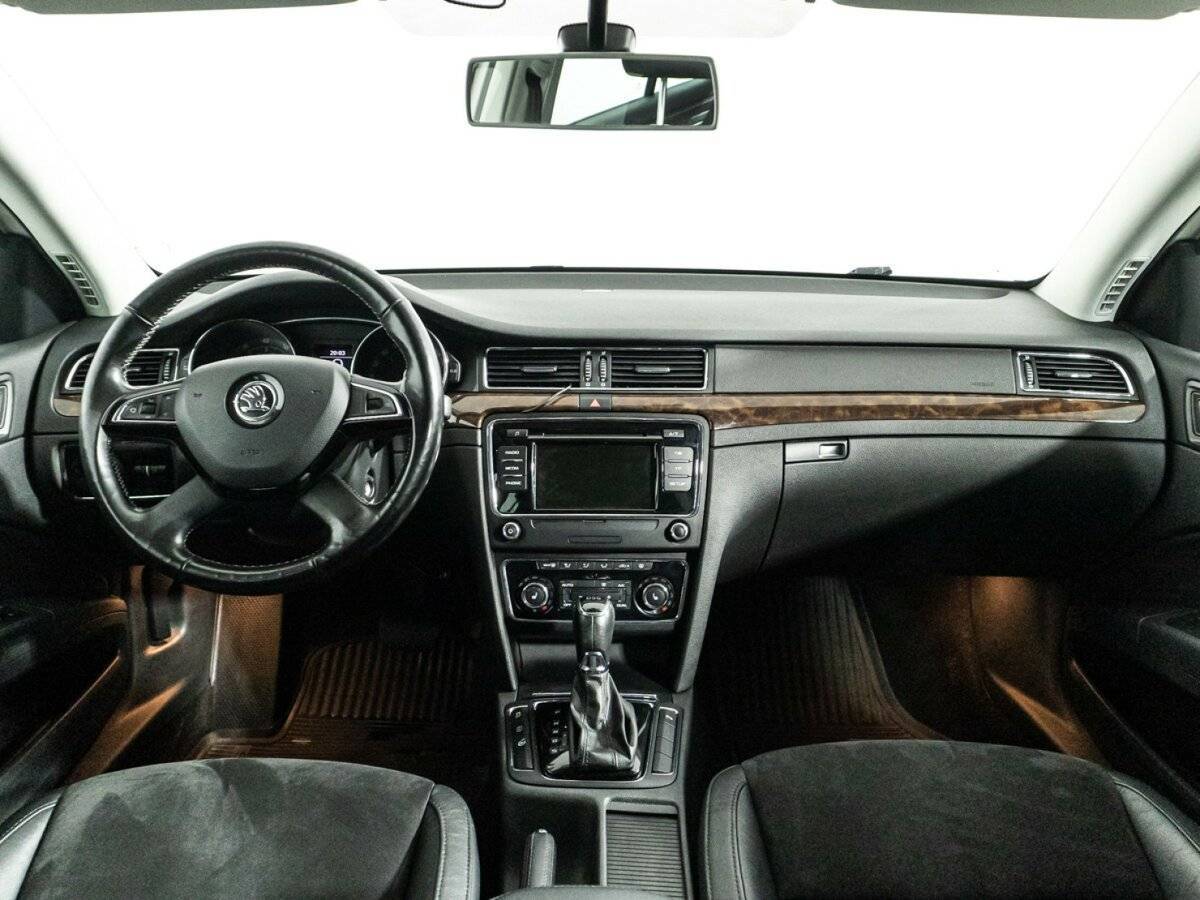 Skoda Superb с пробегом — 2013 год. Фото: #12