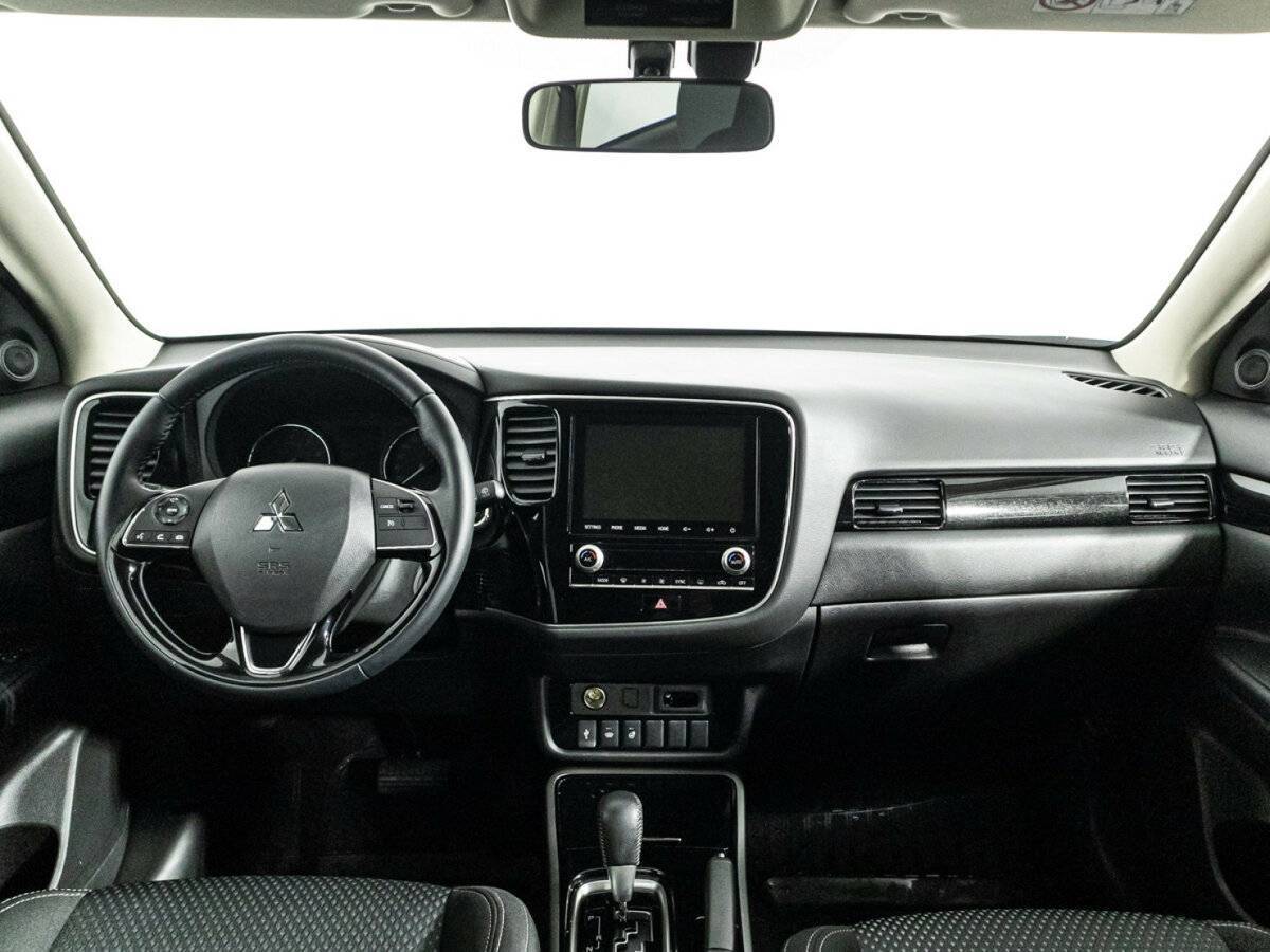 Mitsubishi Outlander с пробегом — 2022 год. Фото: #12