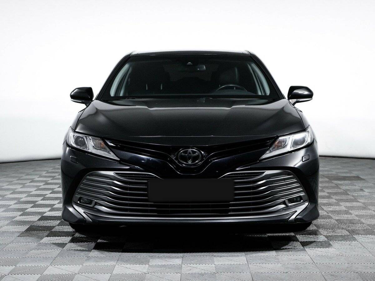 Toyota Camry с пробегом — 2018 год. Фото: #3