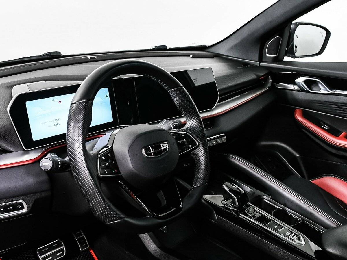 Geely Coolray с пробегом — 2023 год. Фото: #11