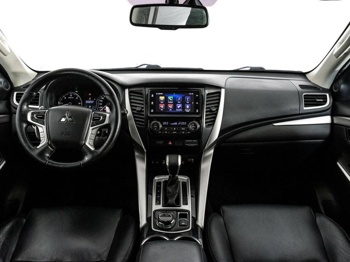 Mitsubishi Pajero Sport с пробегом — 2018 год. Фото: #9