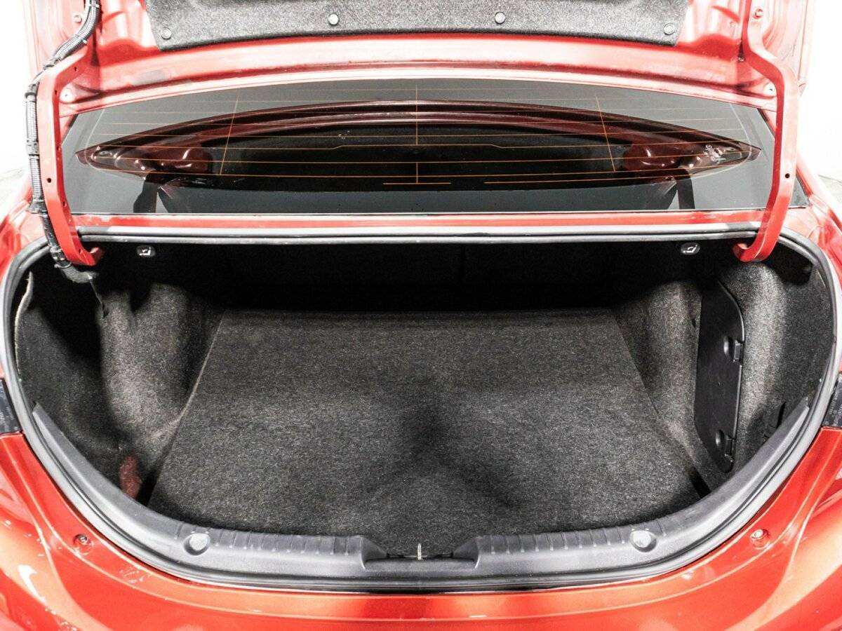 Mazda 3 с пробегом — 2013 год. Фото: #14