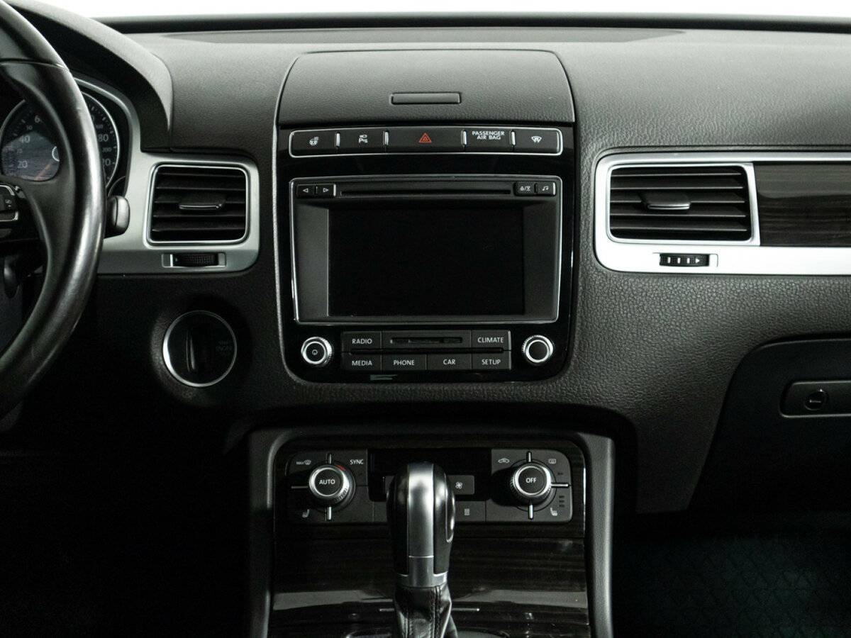 Volkswagen Touareg с пробегом — 2016 год. Фото: #13