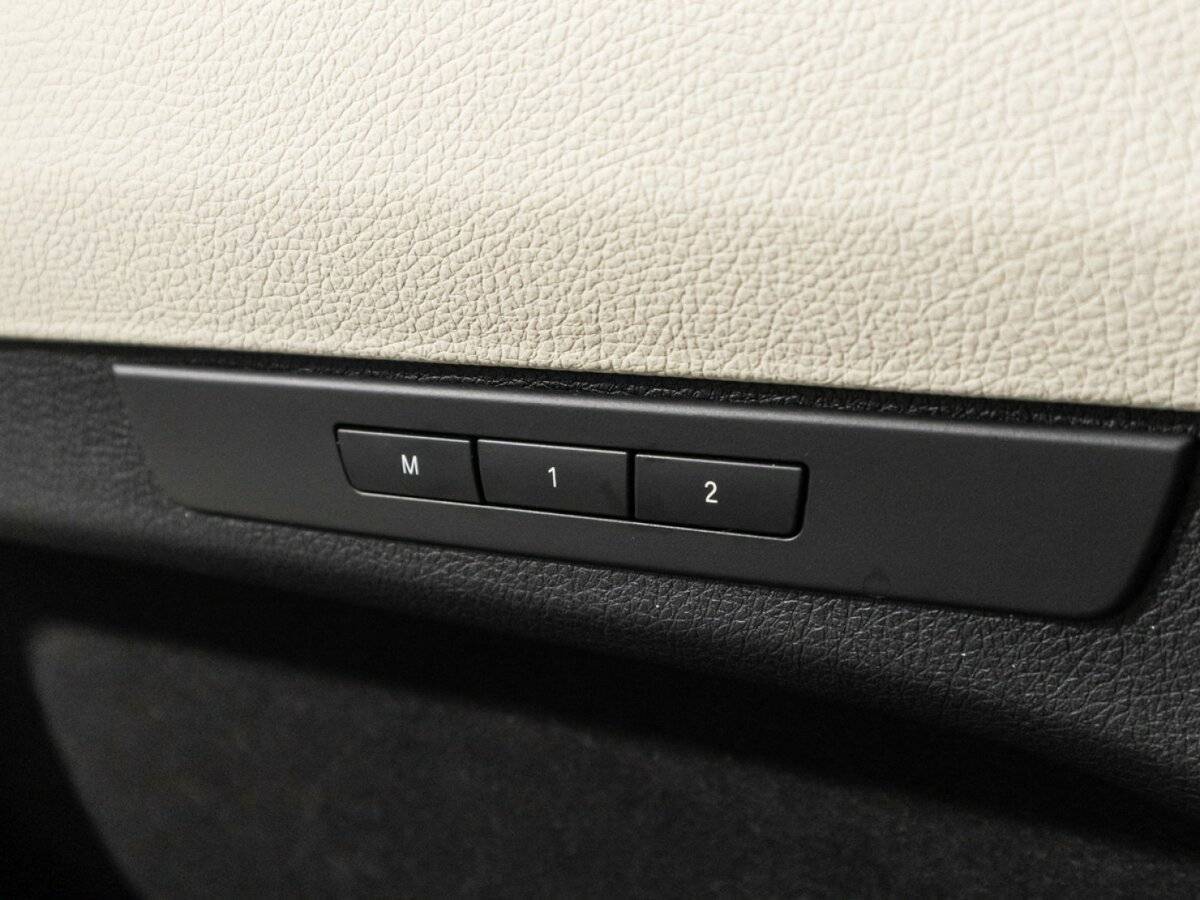 BMW 5 серии с пробегом — 2014 год. Фото: #17