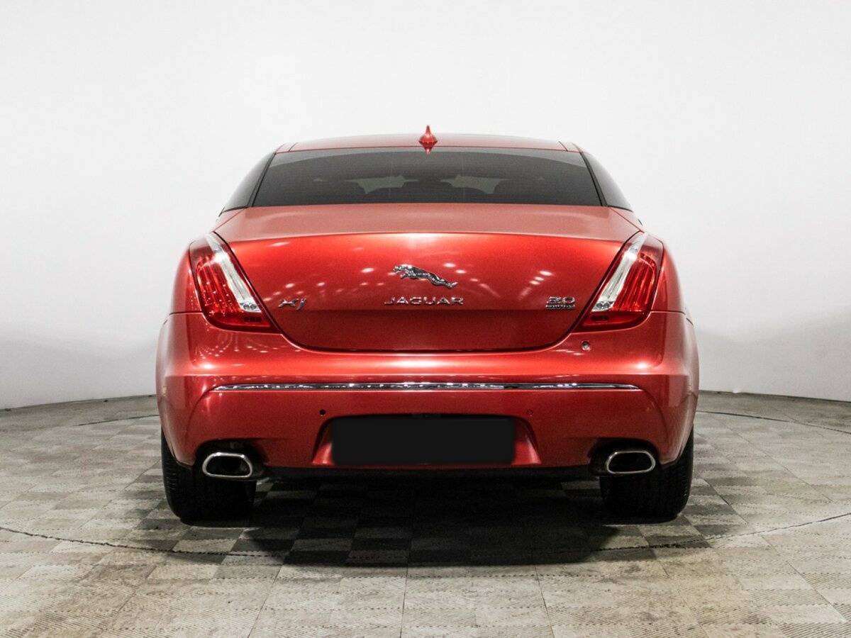 Jaguar XJ с пробегом — 2014 год. Фото: #5
