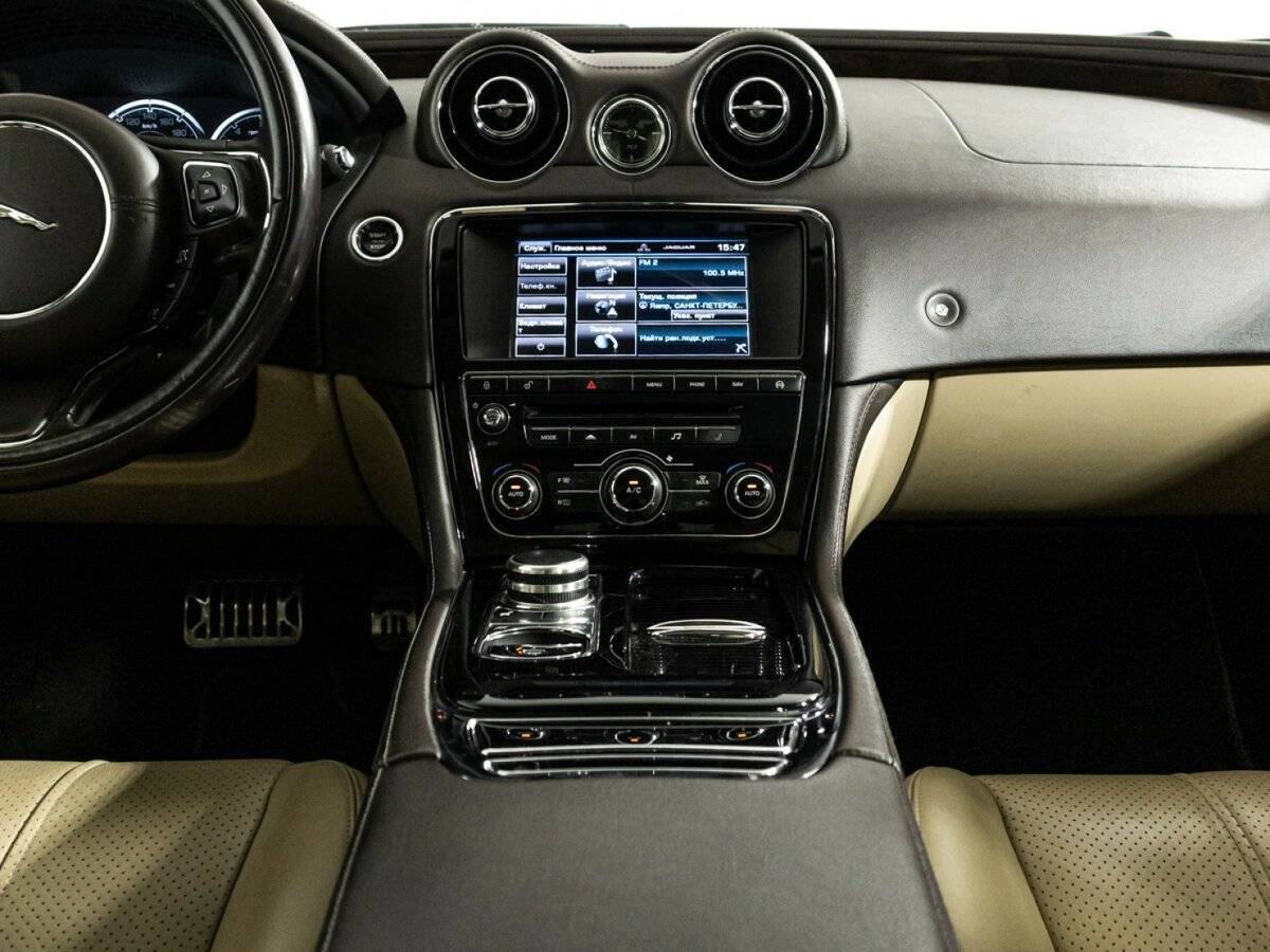 Jaguar XJ с пробегом — 2014 год. Фото: #13