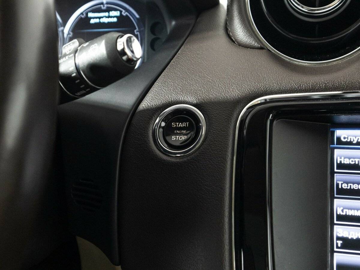 Jaguar XJ с пробегом — 2014 год. Фото: #26