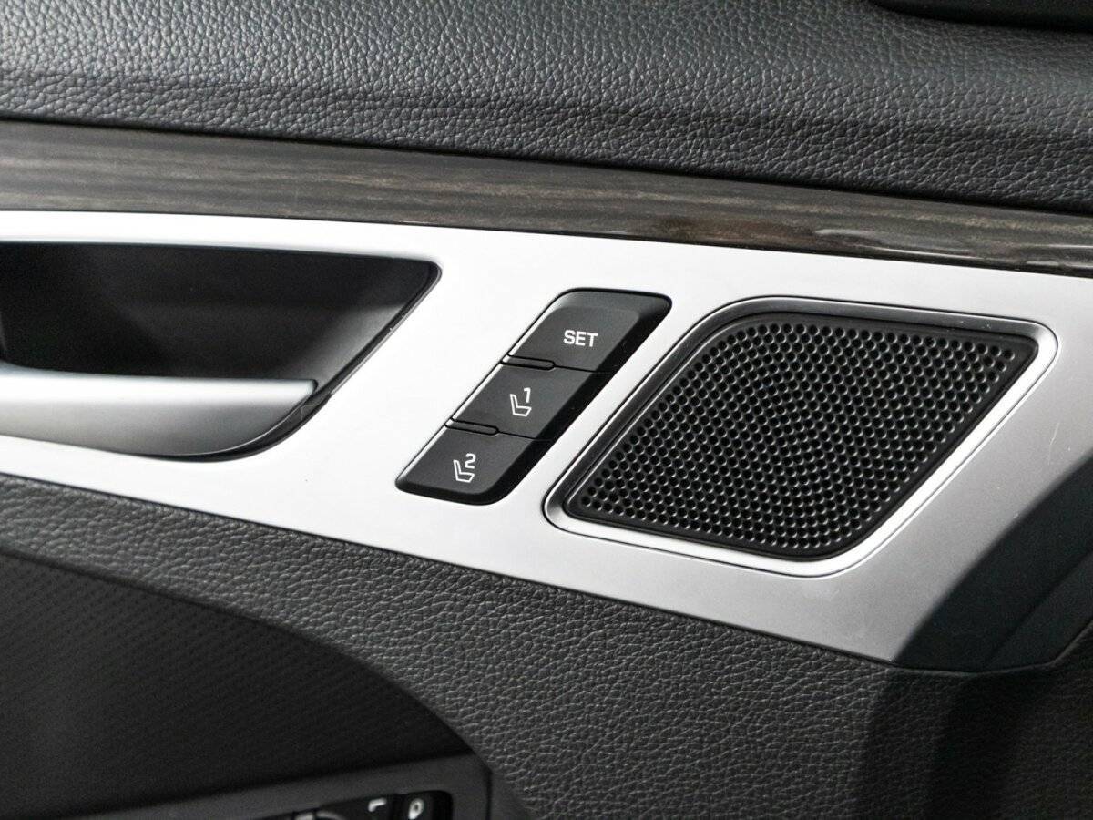 Hyundai Genesis с пробегом — 2015 год. Фото: #14